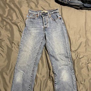 Levis Wedgie Straight Size 24